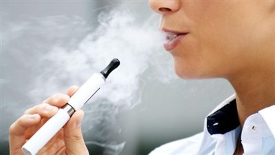دراسة: التدخين الإلكتروني يزيد خطر الإصابة بأمراض الرئة بنسبة 40%
