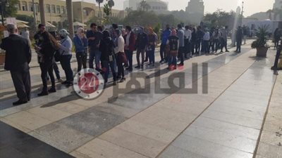 مهرجان القاهرة السينمائي يقرر زيادة عدد منافذ حجز التذاكر بعد الإقبال الكبير في اليوم الأول