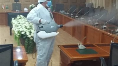 بعد إصابة محافظ المنوفية بكورونا.. تكثيف تطهير وتعقيم مبنى المحافظة (صور)