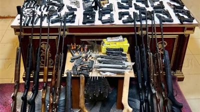 تجديد حبس 4 أشخاص ضبط بحوزتهم “جيرنوف وأسلحة آلية” بعد احتفالهم بفوز برلماني في سوهاج