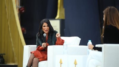 منى زكي: أنا لو مكنتش خلفت 3 عيال كنت سعيت للعالمية