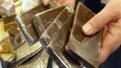 ضبط شخص بحوزته كمية كبيرة من مخدر الحشيش بالمنيا