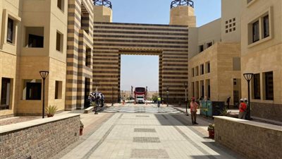 كيف تنفذ “التعليم العالي” خطة إنشاء 15 جامعة أهلية؟.. نائب الوزير يُجيب