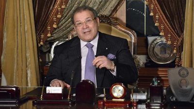 قناة المحور تستجيب لقرار “الأعلى للإعلام” بوقف الإعلامي أسامة كمال