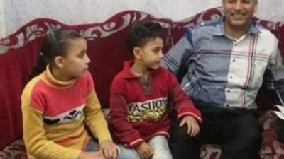 أمانة سائق أجرة ببنها.. يرد 100 ألف جنيه لراكب نسيها ويرفض المكافأة