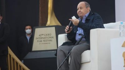 وحيد حامد: “ثقافة فيس بوك السطحية هتدمر الشباب”