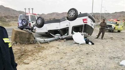 إصابة مصري وسودانيين في حادث انقلاب سيارة أدوية بقنا