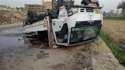 إصاباتهم خطيرة.. نقل 9 أشخاص إلى المستشفيات إثر انقلاب سيارة بكفر الشيخ