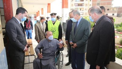 محافظ كفر الشيخ يتفقد لجان جولة الإعادة لانتخابات مجلس النواب (صور)