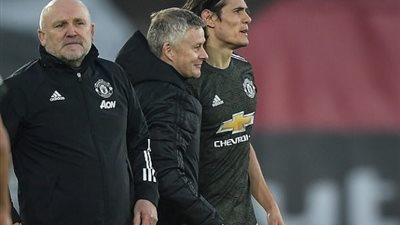 خطوة جديدة من مانشستر يونايتد لتجنب معاقبة “كافاني”