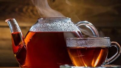 هناك علاقة بين شرب الشاي الساخن والإصابة بالسرطان (دراسة)