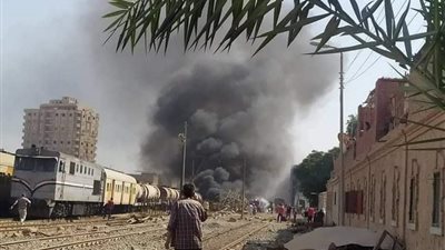 السيطرة على حريق بمحطة سكة حديد ديرمواس في المنيا