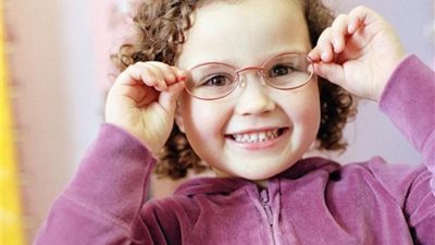 مسؤول بمستشفى قنا العام يكشف تفاصيل إصابة طفلة بـ”العمى” داخل قسم الحضانات