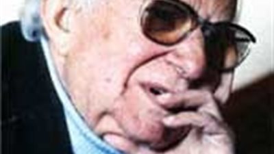 زوجته السبب في إقالته من السلك الدبلوماسي.. محطات مهمة في حياة قنديل الأدب العربي “يحيى حقي” 