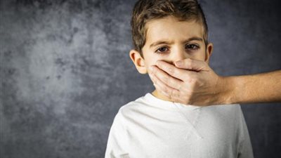 حيلة أب.. ادعى اختطاف ابنه للهروب من الديون