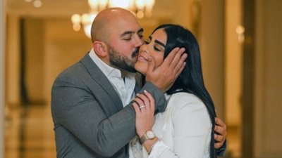 زوجة محمود العسيلي تهنئه بعيد ميلاده: “معاك أصبحت أقوى امرأة” (صور)