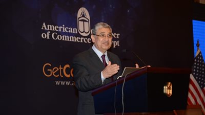 اتفاق على الربط الكهربائي وصيانة المحطات بين مصر والأردن والعراق