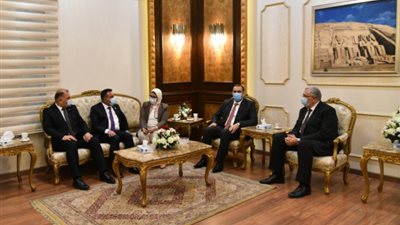 وزيرة الصحة: فتح خطوط إنتاج دوائية للعراق بمصر