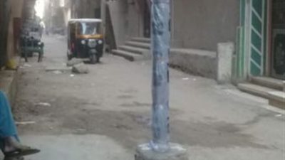 أهالي شارع عمر بن عبد العزيز بديروط يستغيثون من عمود إنارة.. وتحرك عاجل من رئيس المدينة