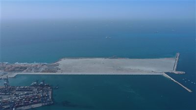 بتكنولوجيا متطورة.. النقل تُنفذ محطة حاويات عالمية بميناء الدخيلة بطاقة 1.5 مليون حاوية سنويًا│ صور