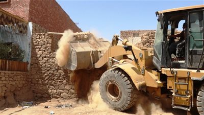 محافظ أسوان: لا تهاون في إزالة التعديات والتعامل الفوري مع أي مخالفات