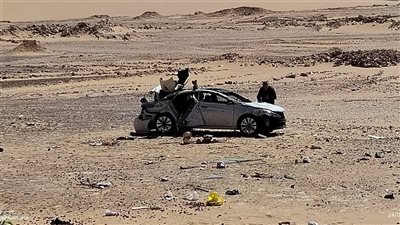 بسبب الكثبان الرملية.. مصرع شخص وإصابة اثنين آخرين في حادث بالوادي الجديد