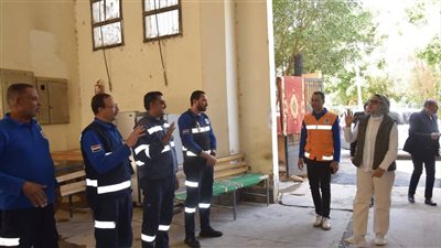 محافظ الوادي الجديد تجري جولة مفاجئة لمتابعة جاهزية القطاعات الحيوية خلال الأعياد