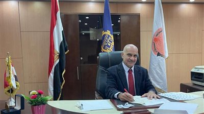 رئيس جامعة أسوان يتفقد الحرم الجامعي لمتابعة الاستعدادات لمواجهة العواصف الترابية