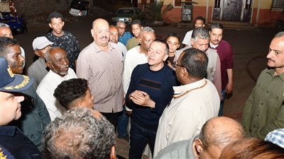 محافظ أسوان يطمئن على جهود احتواء حريق نجع المحطة