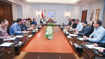 محافظ جنوب سيناء يعقد اجتماعا تنسيقيا للإعداد لاحتفال المحافظة بعيدها القومي الـ37