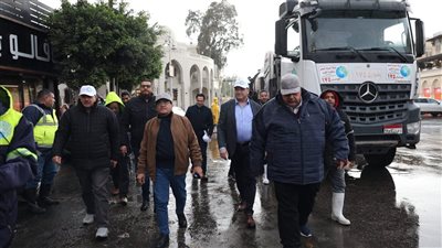 رئيس القابضة للمياه يتابع ميدانيًا أعمال سحب مياه الأمطار بالقاهرة والجيزة