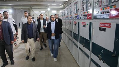 بالتزامن مع عدم استقرار الأحوال الجوية.. محافظ الوادي الجديد تتابع انتظام خدمات الكهرباء وطوارئ مجابهة الأعطال