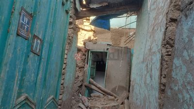 بسبب الطقس السيئ.. انهيار جزئي لمنزل قديم بدون إصابات في جزيرة أبو نشابة بالمنوفية
