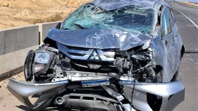 إصابة 15 شخصًا إثر تصادم ميكروباص وملاكي على طريق السخنة بالسويس