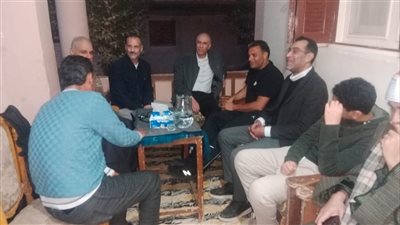 رامي صبري وعبد الحميد حسن يقدمان واجب العزاء في شقيق مجدي عبد العاطي بالمنوفية