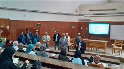 رئيس جامعة بنها يتابع انتظام الدراسة بعدد من الكليات