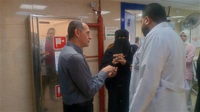 جولة مفاجئة لمحافظ أسوان بوحدة 