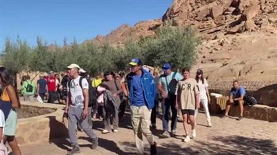إقبال من السائحين على زيارة المقدسات الدينية بسانت كاترين بعد تحسن الأحوال الجوية 