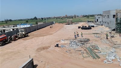 محافظ الدقهلية: مشروعات جديدة لتحسين مياه مصرف كيتشنر وتأهيل المقالب العمومية