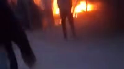 اشتعال النيران في سيارة نقل بمحيط مسجد بمنطقة علم الروم بمطروح 