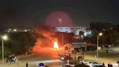 اشتعال النيران في سيارة ملاكي بالعاشر من رمضان