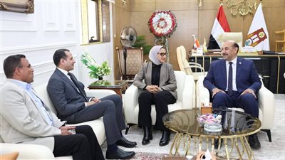 بالتعاون مع جامعة الوادي الجديد.. محافظ الوادي الجديد تبحث إنشاء معهدين للعلوم التجارية ومعهد للتصنيع الغذائي