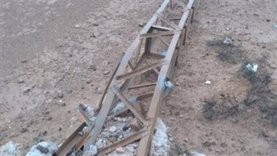 بسبب شدة الرياح.. سقوط برج كهرباء بسيدي براني في مطروح