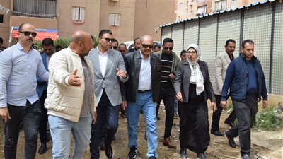 محافظ السويس يتفقد تعاونيات 