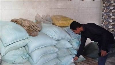 محافظ أسوان يتابع جهود مديرية التموين فى تكثيف الحملات الرقابية على المخابز البلدية