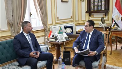 جامعة القاهرة تبحث تعزيز التعاون مع البورصة المصرية لنشر الثقافة المالية والاستثمارية