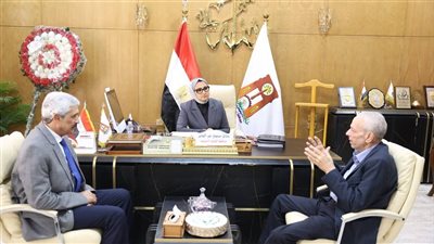 محافِظة الوادي الجديد تتابع مستجدات مشروع إنتاج الفوسفوريك وتبحث تعزيز التعاون مع الجانب الصيني
