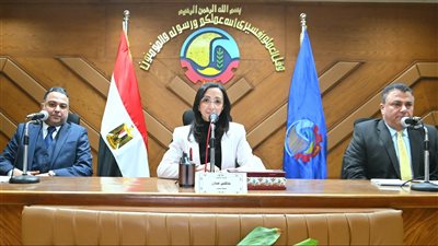 محافظ البحيرة توجه برفع كفاءة المشروعات الخدمية والإنتاجية وتعظيم مواردها لدعم خطط التنمية
