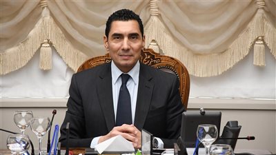 بعد إصابته بتوقف عضلة القلب.. وزير الرياضة يوجه بتقديم الدعم الطبي الكامل للسباح الشاب محمد ربيع 
