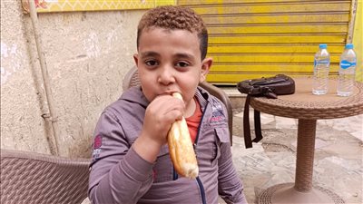 استدعاء ولي أمر الطالب عصام صاحب الشنطة المفقودة بعد تصدره التريند